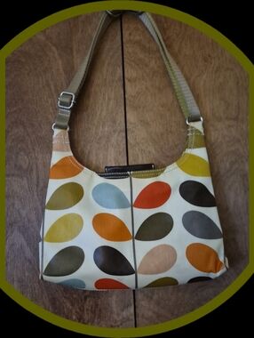 Orla Kiely Classic Multi Stem Midi Crossbody Swing Matte Coated Eco Friendly Bag